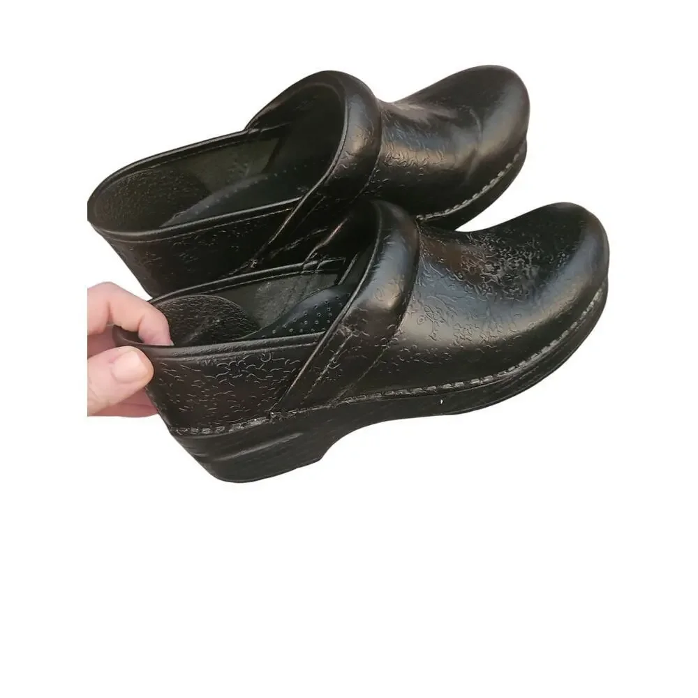 Dansko women's black floral tooled clogs, size 37 (US 7) SH156